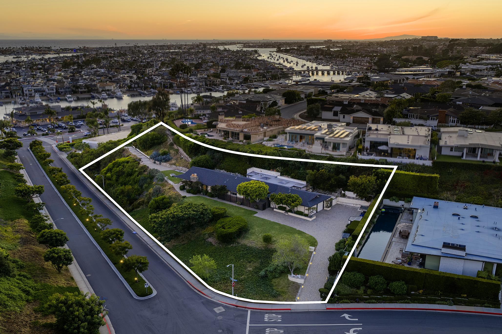 525 El Paseo Drive - Photo 1